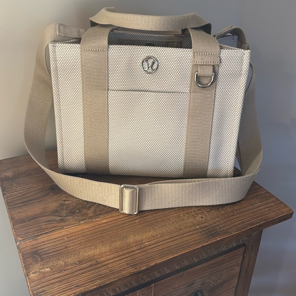 Lululemon Athletica Tan Tote Bag with Modern Design
